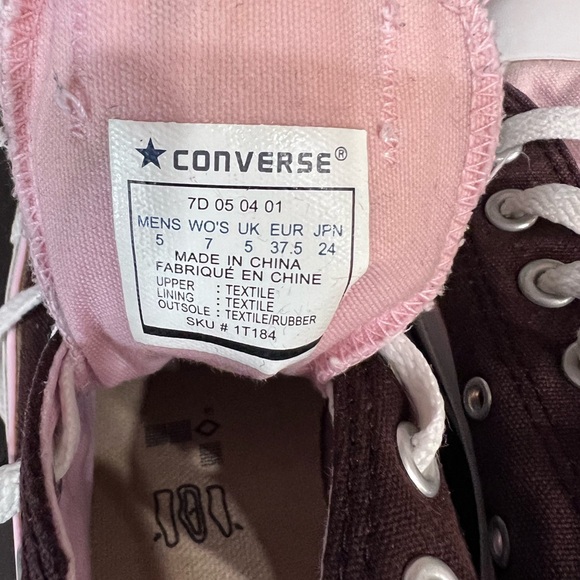 Converse low tops, women’s size 7 (more like 8) brown and pink - Picture 4 of 6